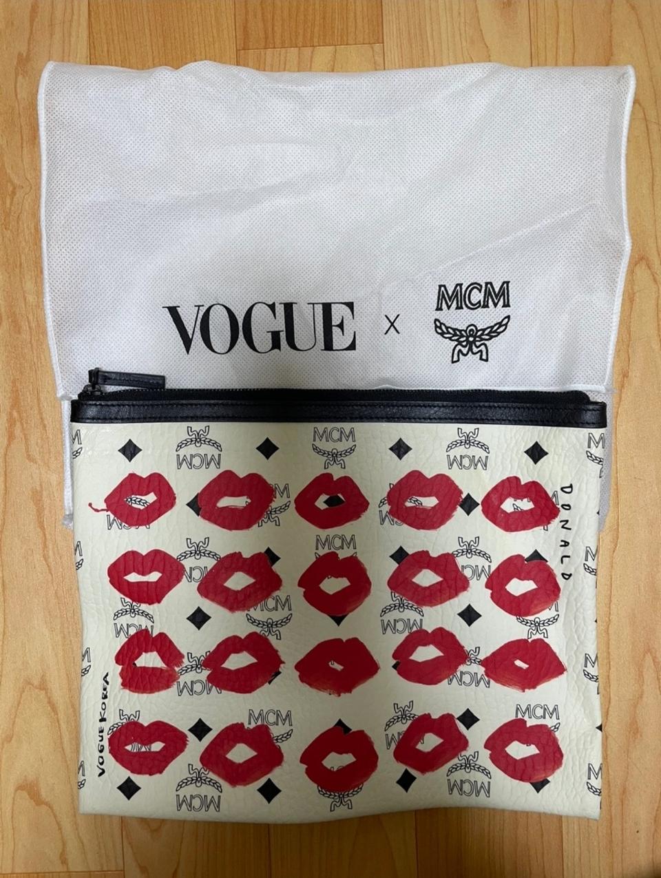 MCM 한정판 클러치백 파우치