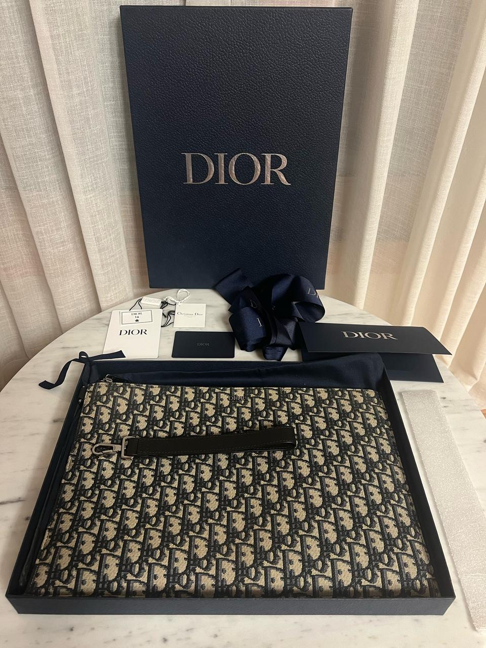 디올 오블리크 A4 스트랩 클러치