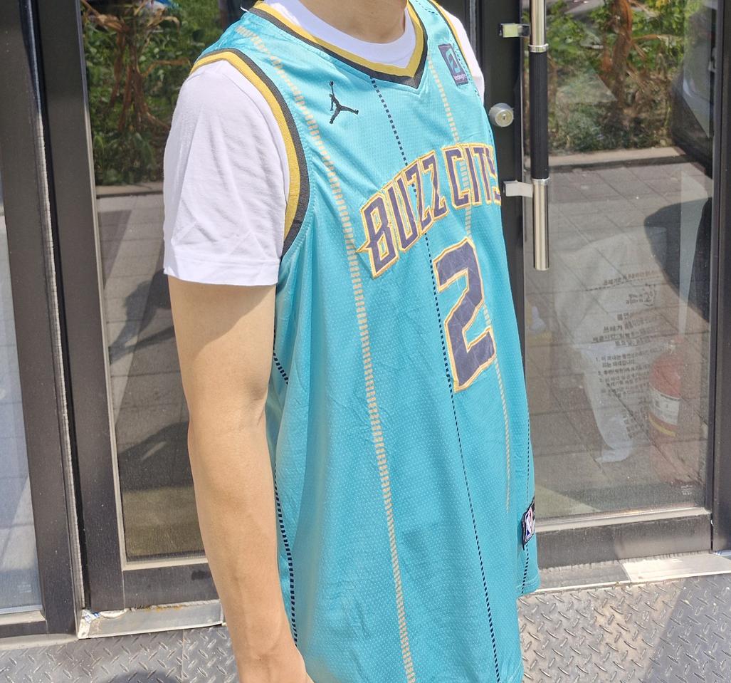 조던 라멜로 볼 스윙맨져지 52