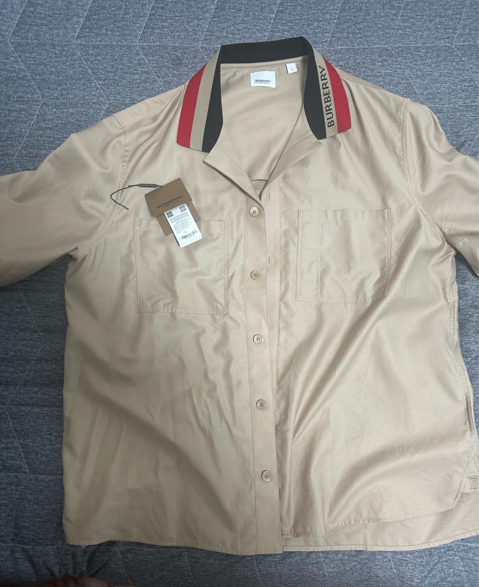 버버리 반팔셔츠