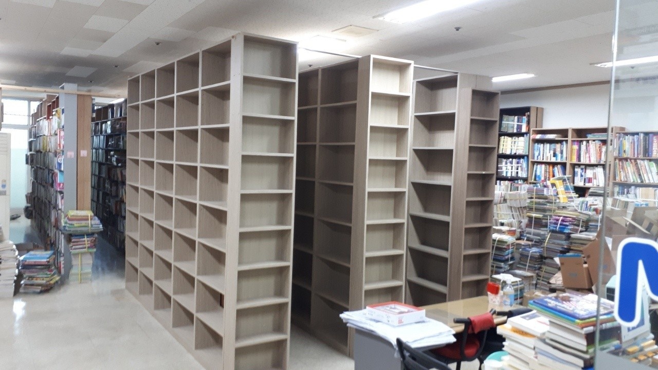 중고만화 책장 만화카페 책장 만화방 책장 중고책장 도서관 책장