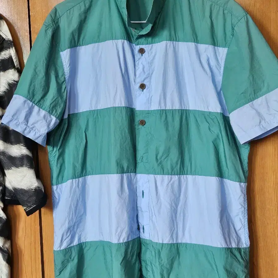 정품 버버리 반팔셔츠 m 100