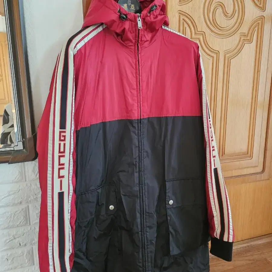 구찌 로고 롱패딩