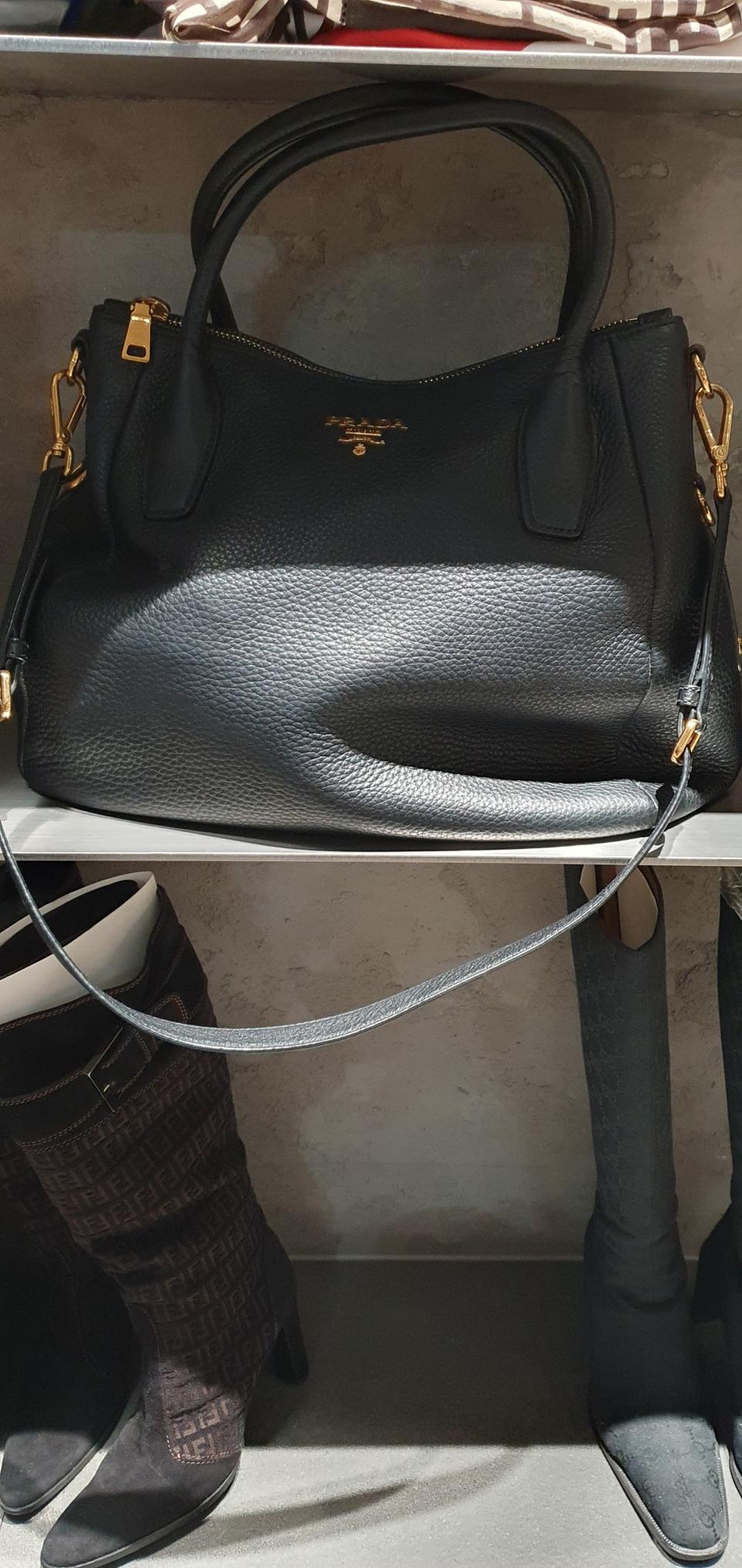 프라다토트크로스