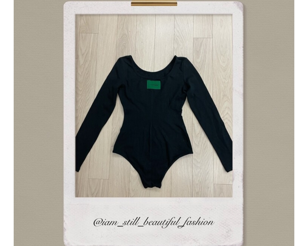 새상품 IAMSTILLBEAUTIFUL  바디슈트 티셔츠