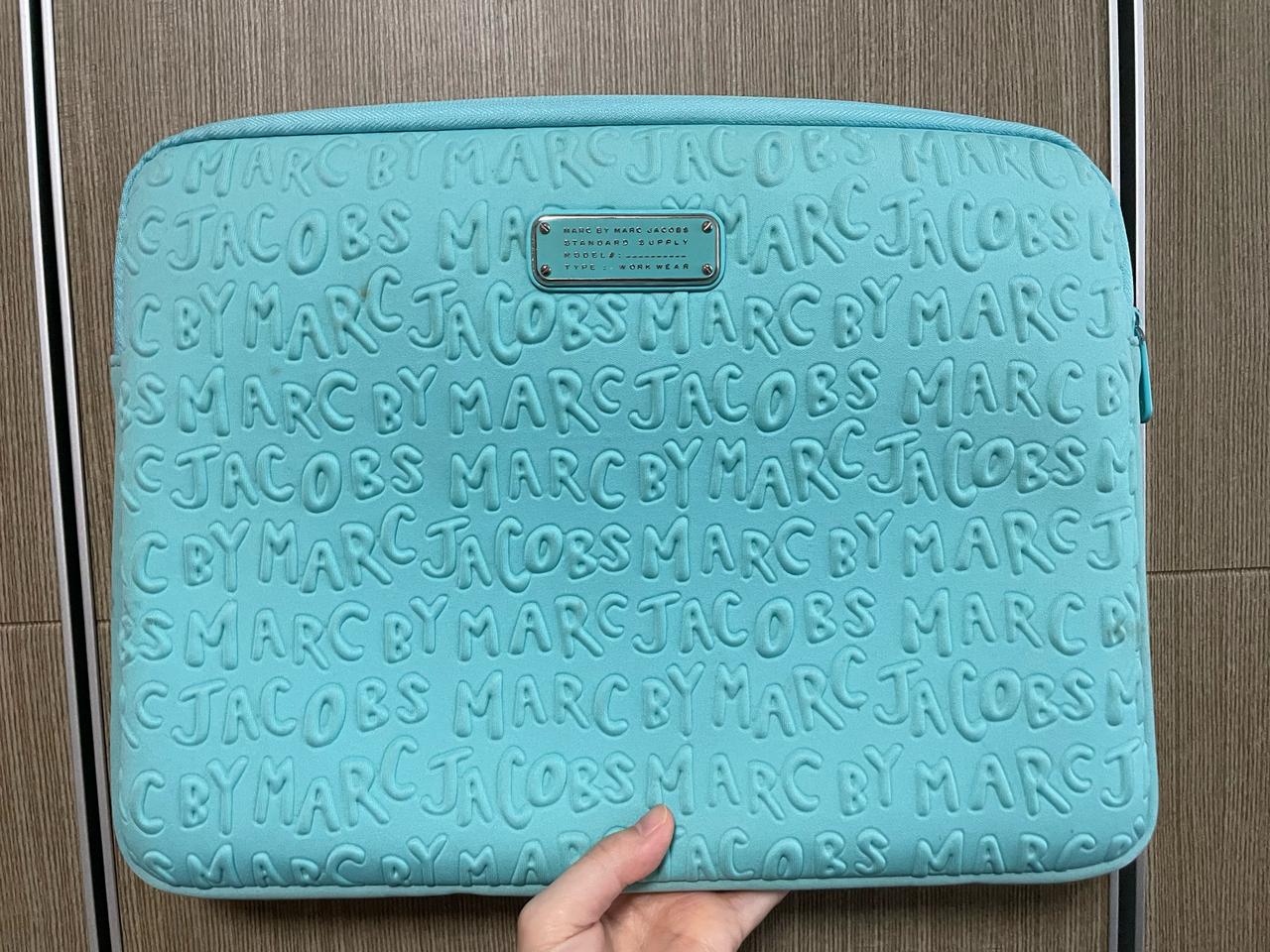 마크제이콥스 노트북파우치 클러치 14인치 13인치