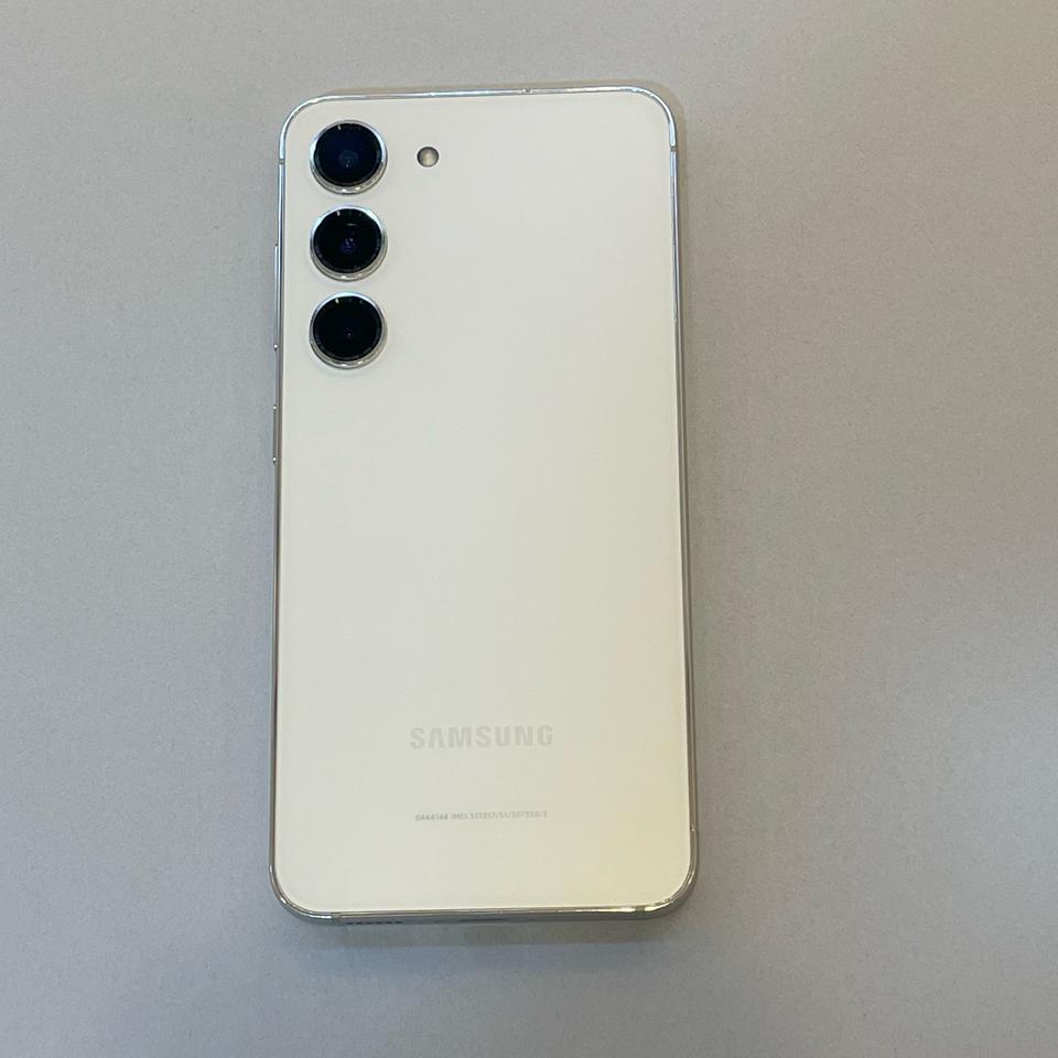 새폰급)s23 SSS급 크림 중고폰 공기계