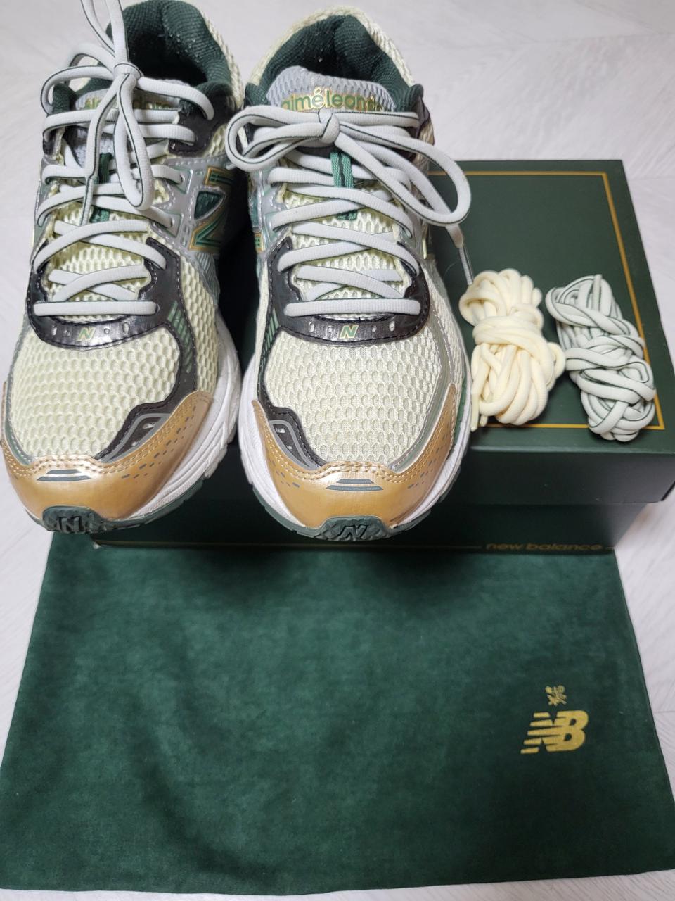 뉴발란스 x 에임레온도르 860v2 265사이즈 팔아요