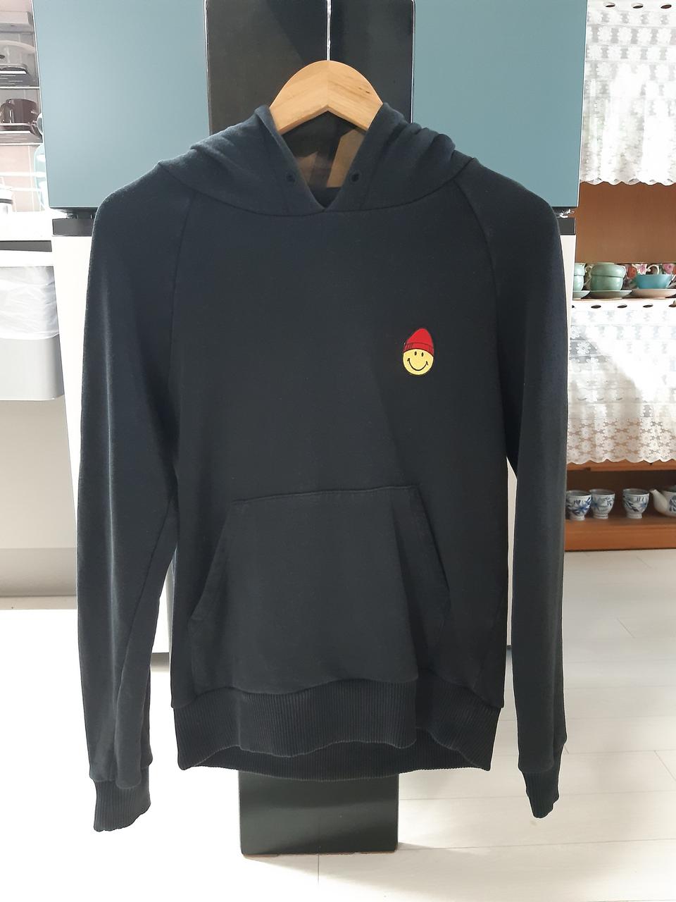 아미 스마일리 검정후드