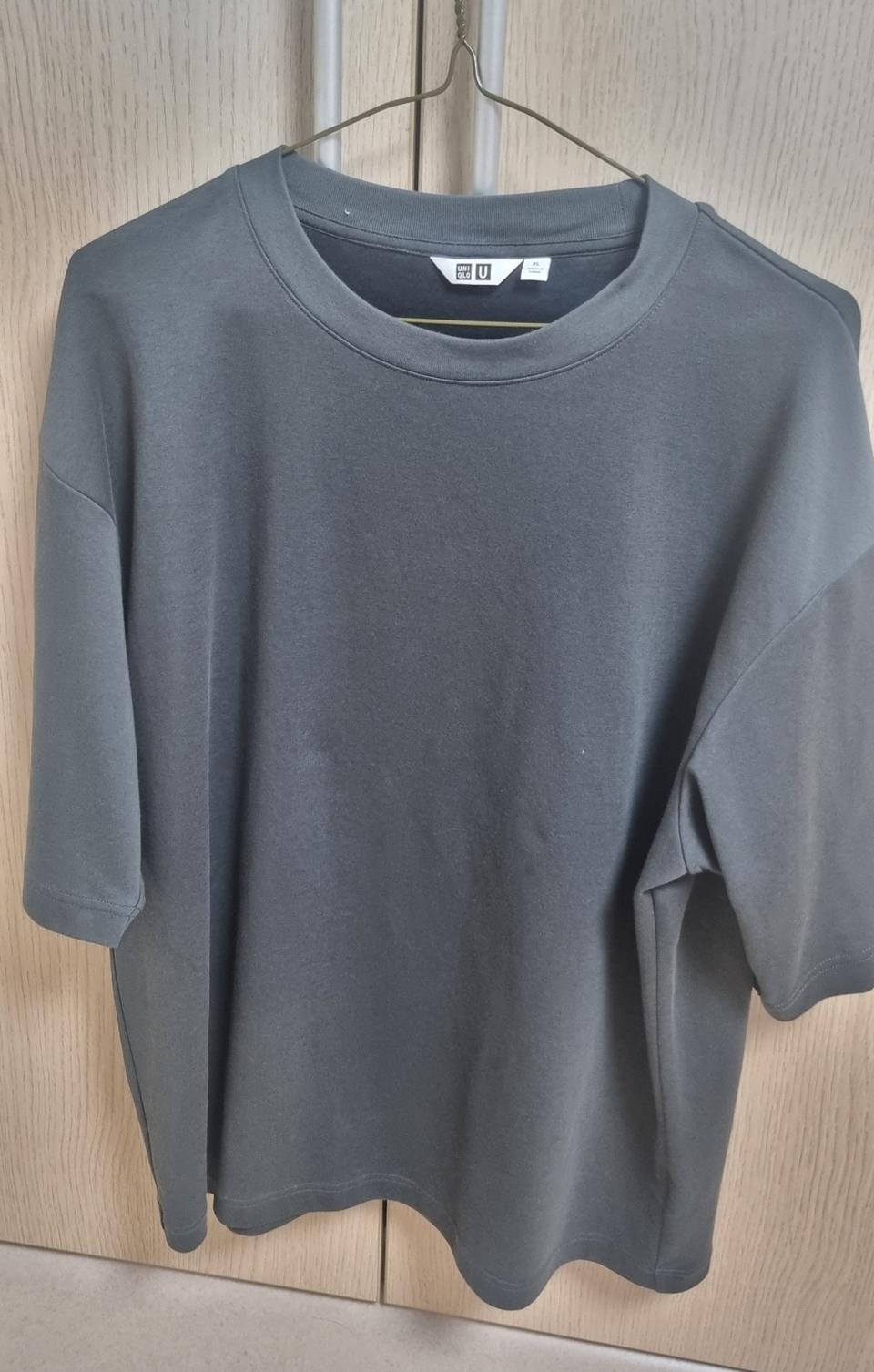 유니클로 에어리즘 티셔츠