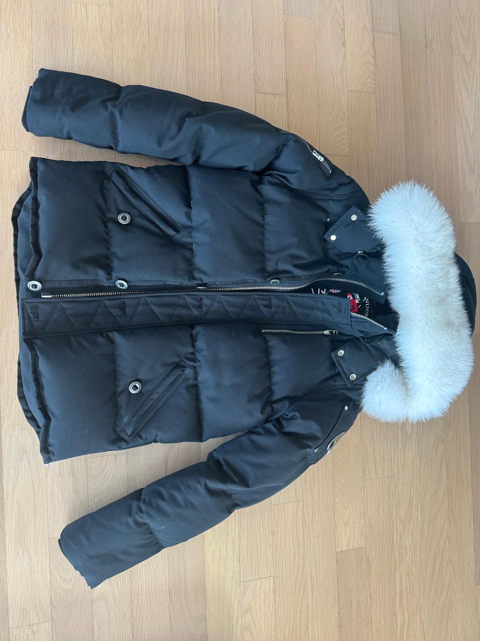 무스너클 쓰리쿼터 팝니다.