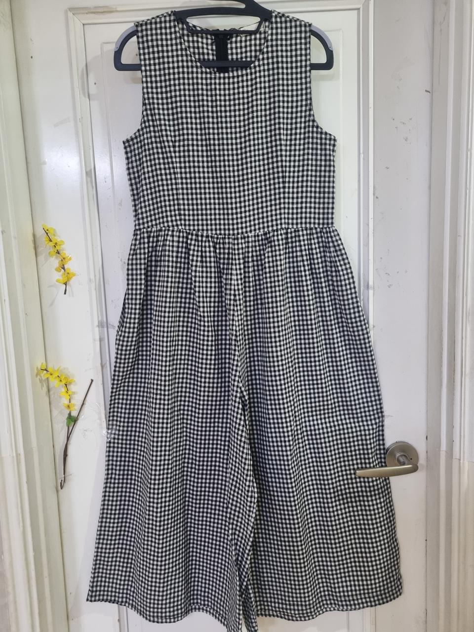 린넨 면. 점프수트.  새상품.  가슴45.  S