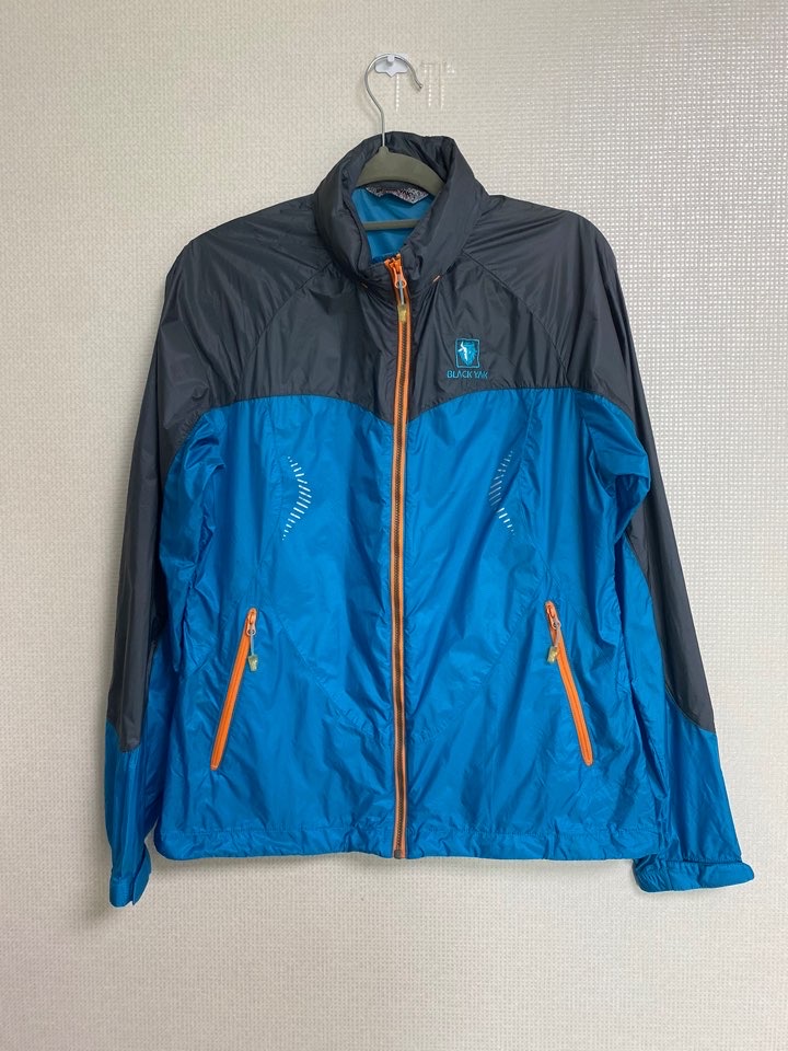 블랙야크 경량 바람막이