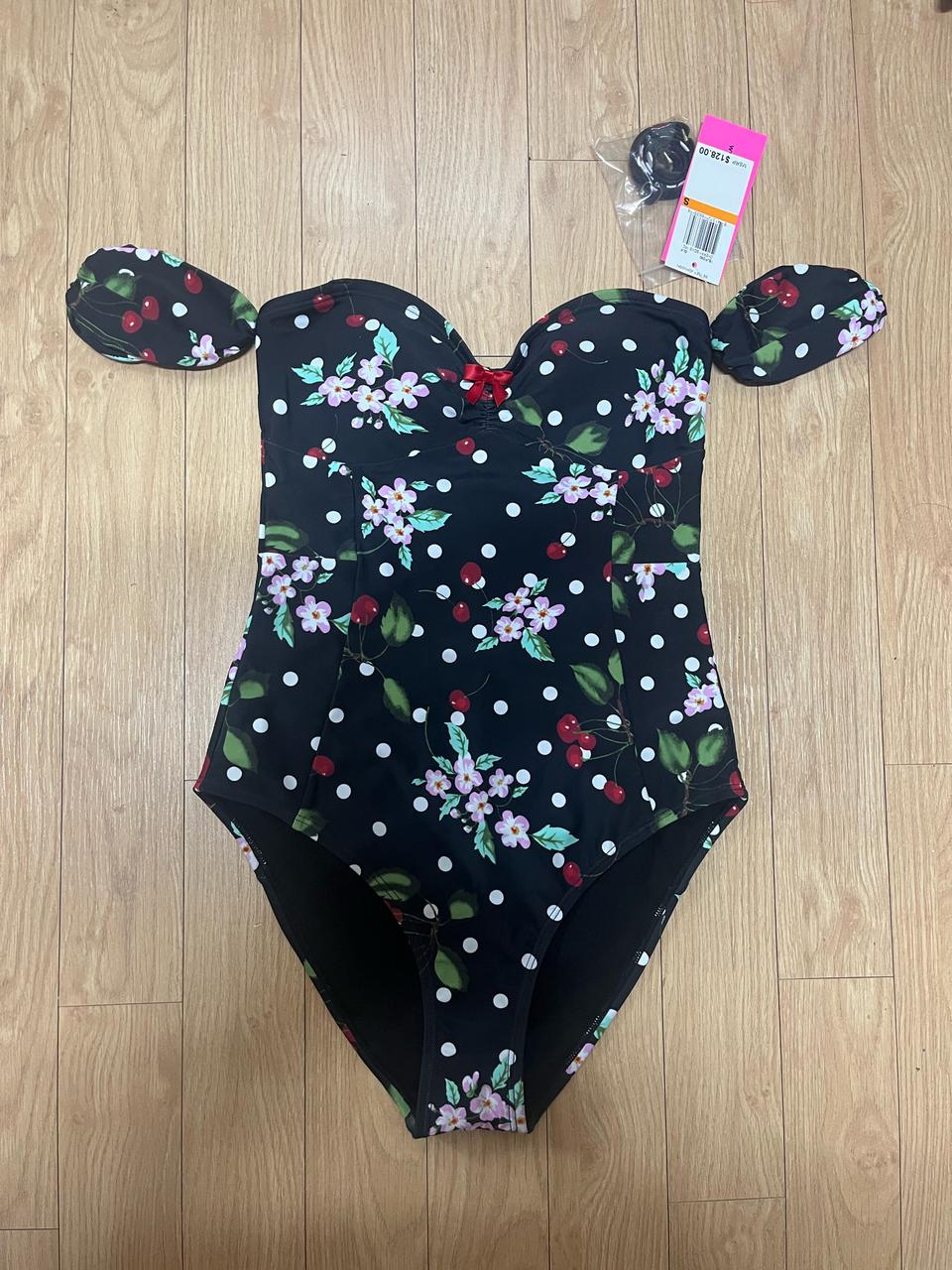 미착용/벳시존슨여성수영복/사이즈S/택포3만5천