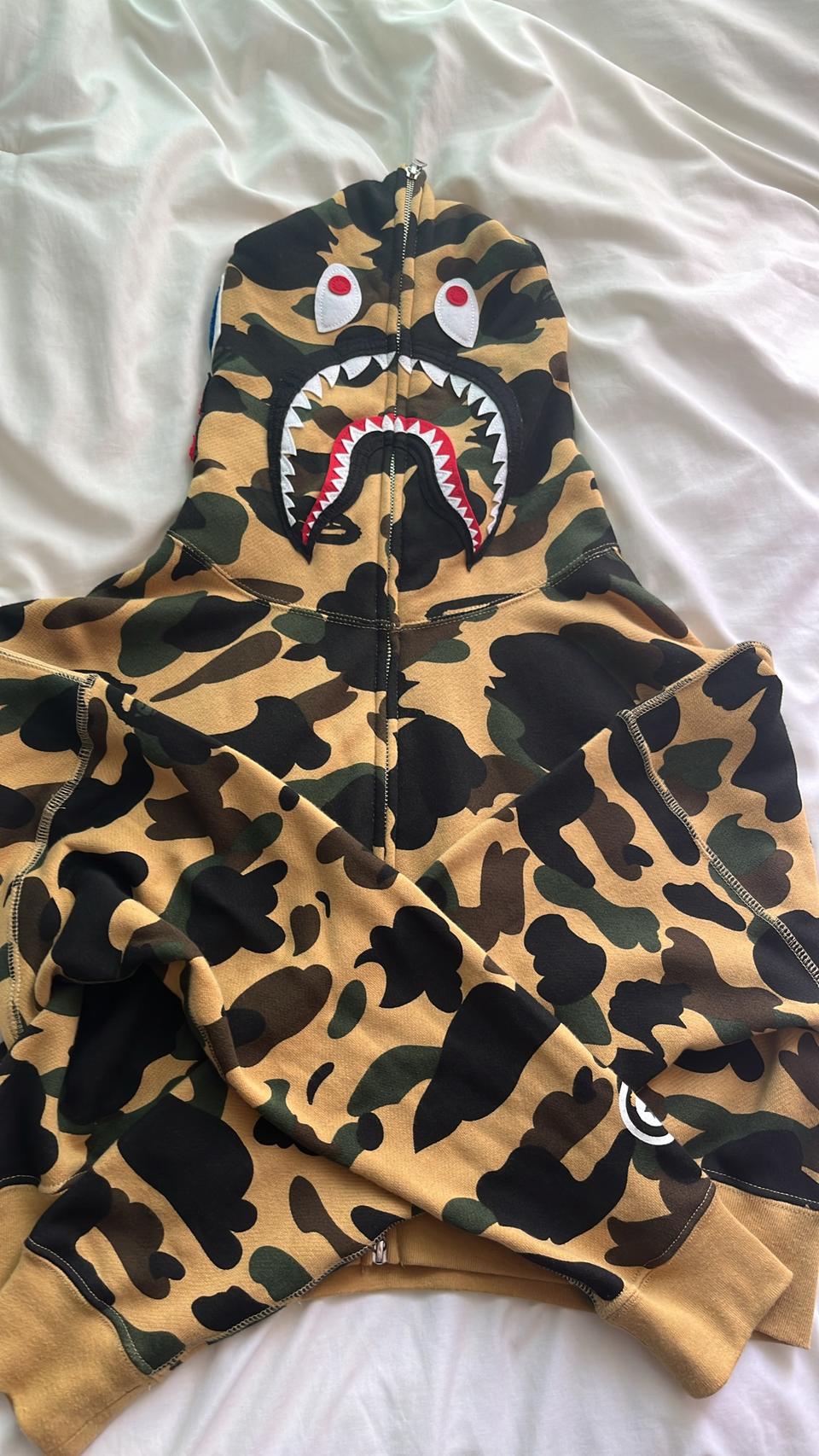 베이프 황계 크롭 샤크후드집업