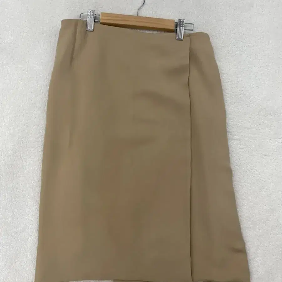 셀린느 피비파일로 실크100 랩스커트 55