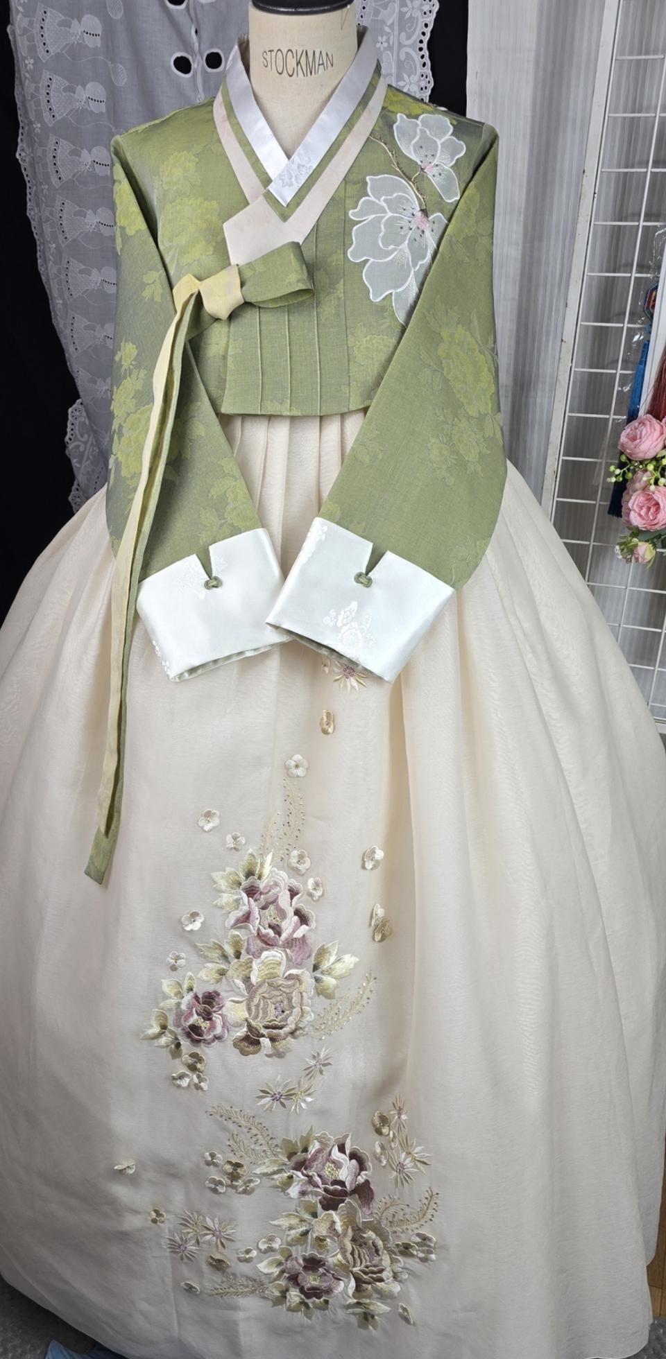 예쁜여성한복,66,77,새상품