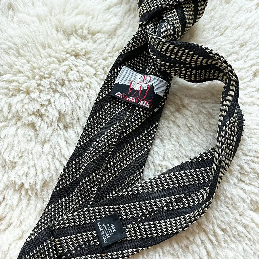 발렌티노 니트 검정 블랙 베이지 스트라이프 캐주얼 넥타이