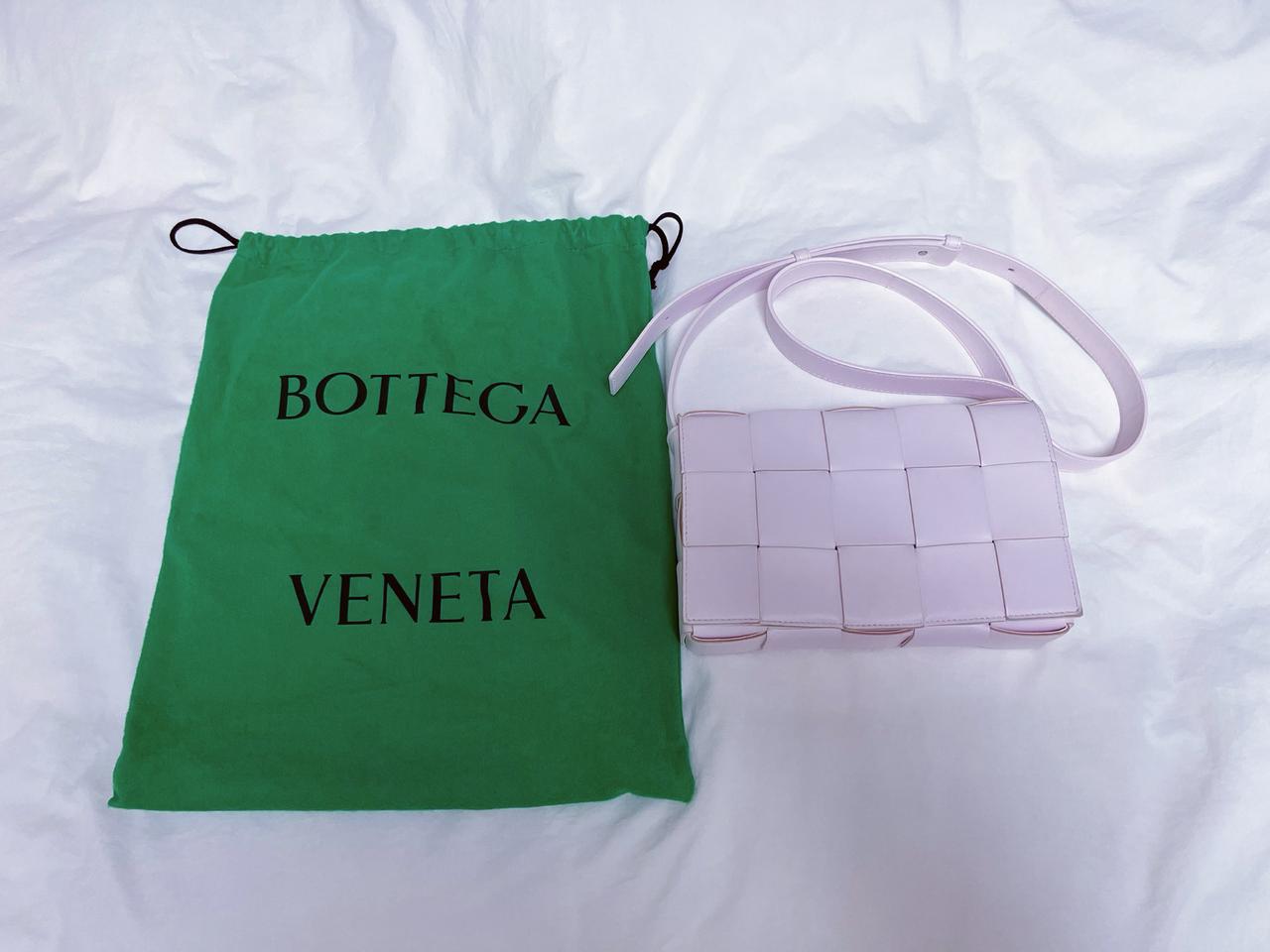 보테가베네타 카세트백 블리스워시드 한정판 색상