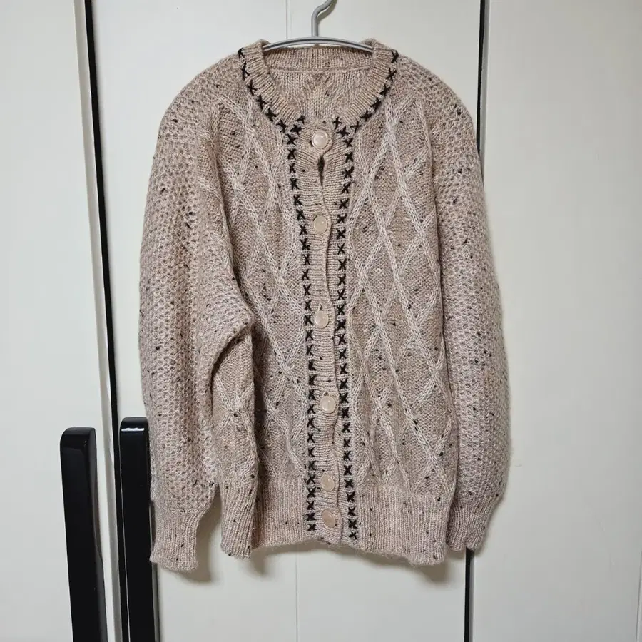 빈티지 핑크 스티치 꽈배기 울 가디건 (울50퍼)