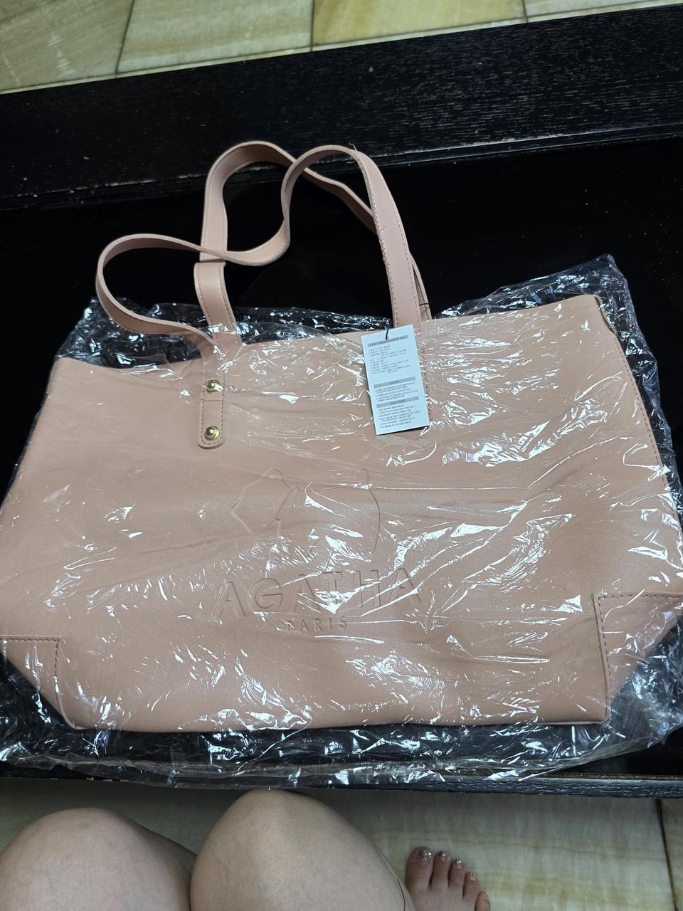 [새상품]아가타 엠보싱백