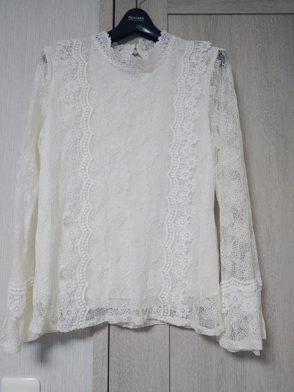 새제품.레니본st레이스 블라우스 55사이즈