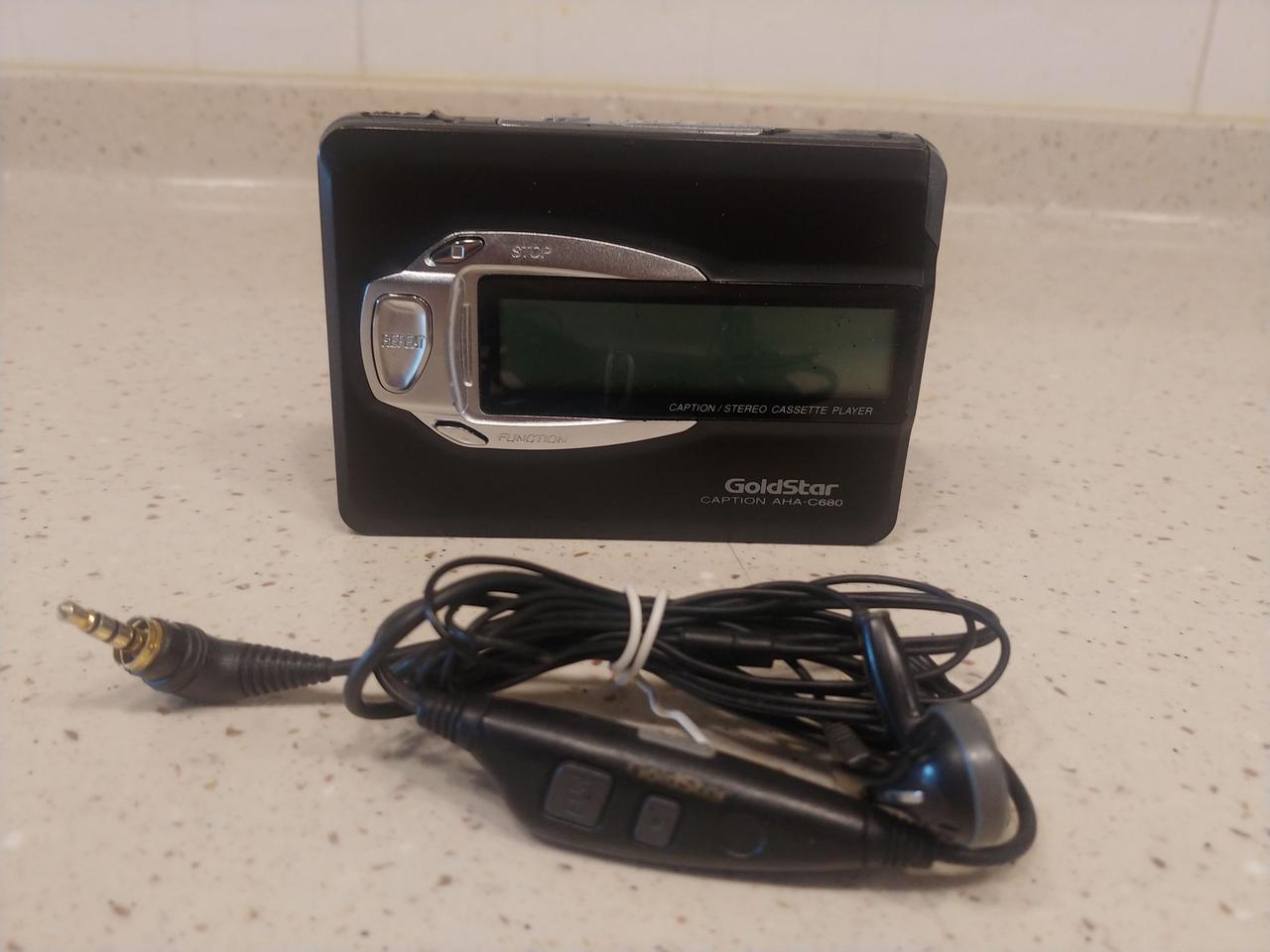LG/골드스타(AHA-C680)-4 워크맨(카세트플레이어) 판매합니다.