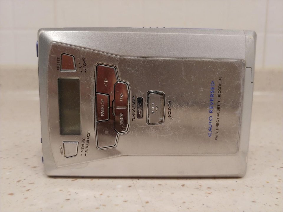 LG(AHA-R580)-2 워크맨(라디오,카세트레코더... | 헬로마켓