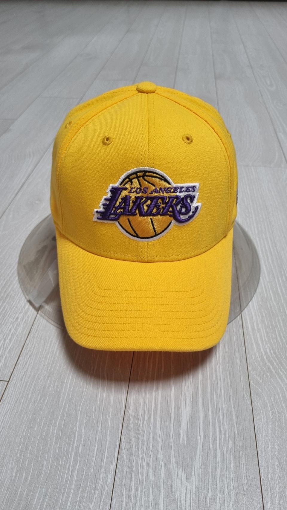 아디다스 LA 레이커스 로고 볼캡모자