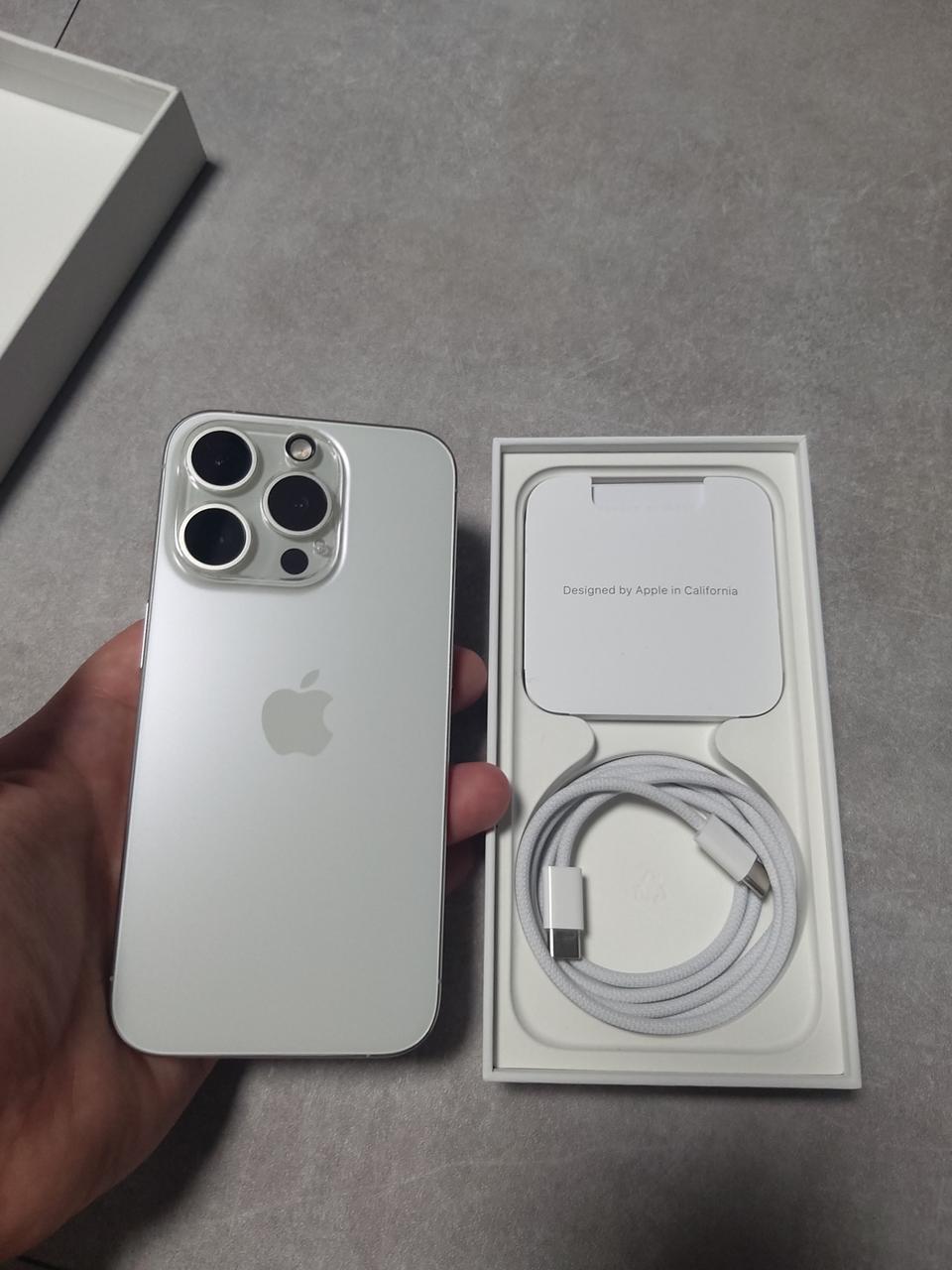 아이폰15프로512g화이트 싸게팝니다