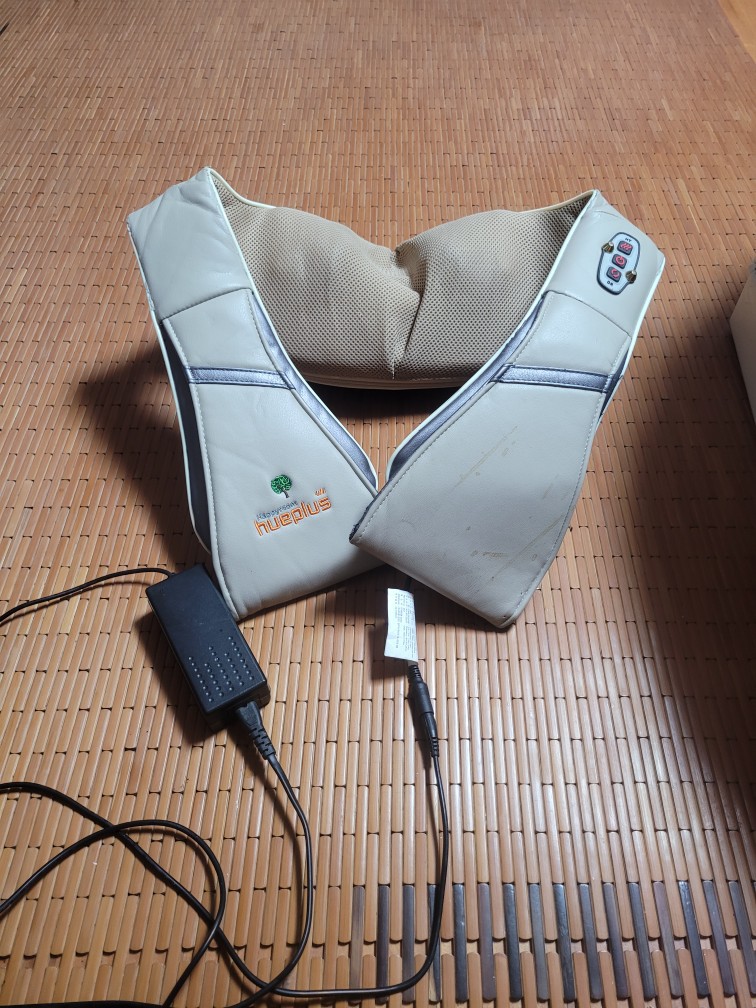 휴 플러스 목어깨 안마기 팝니다