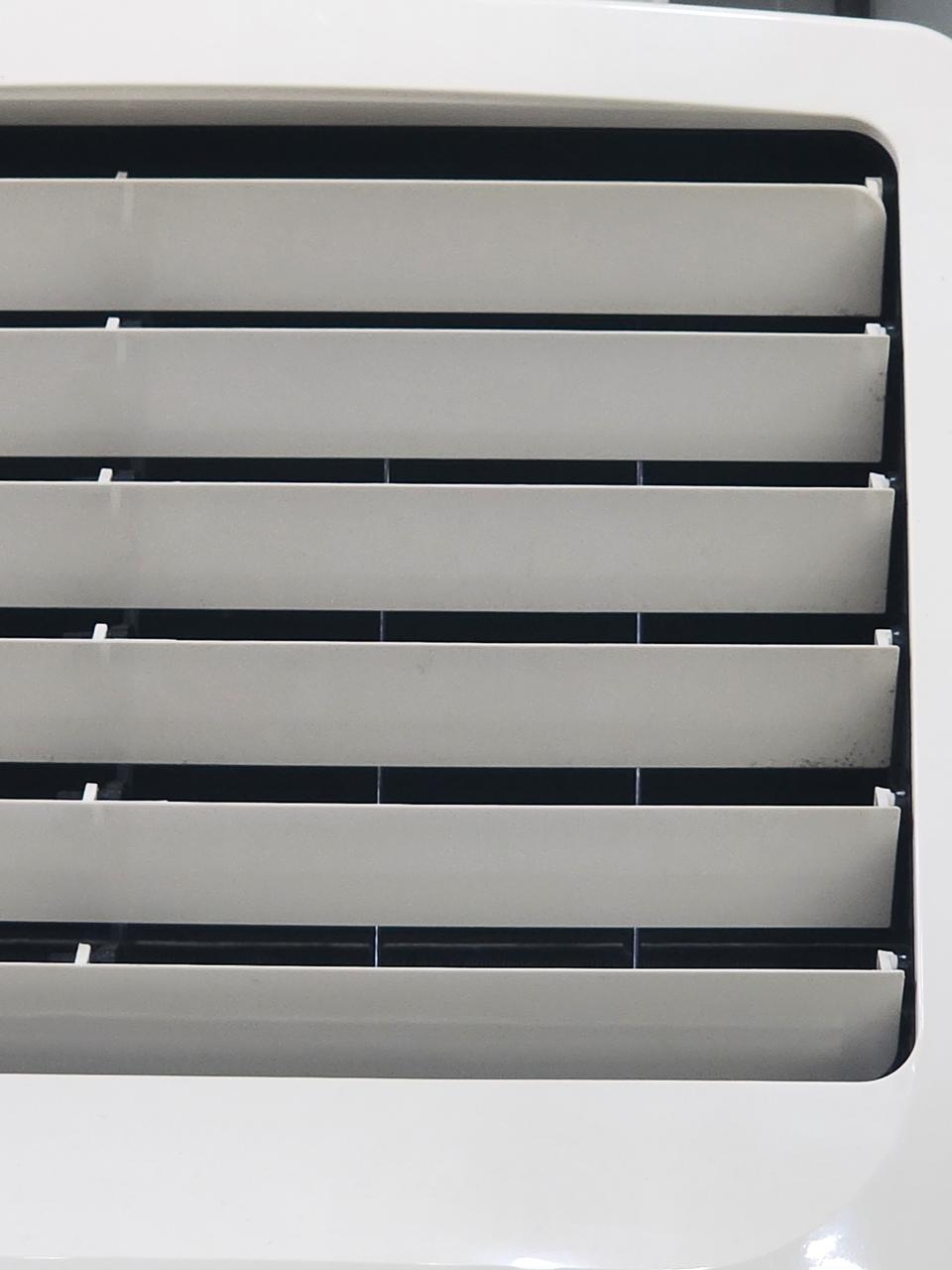 스탠드형 에어컨 두대 입니다. 모델명 pnw0600s2sf 정품리모컨포함