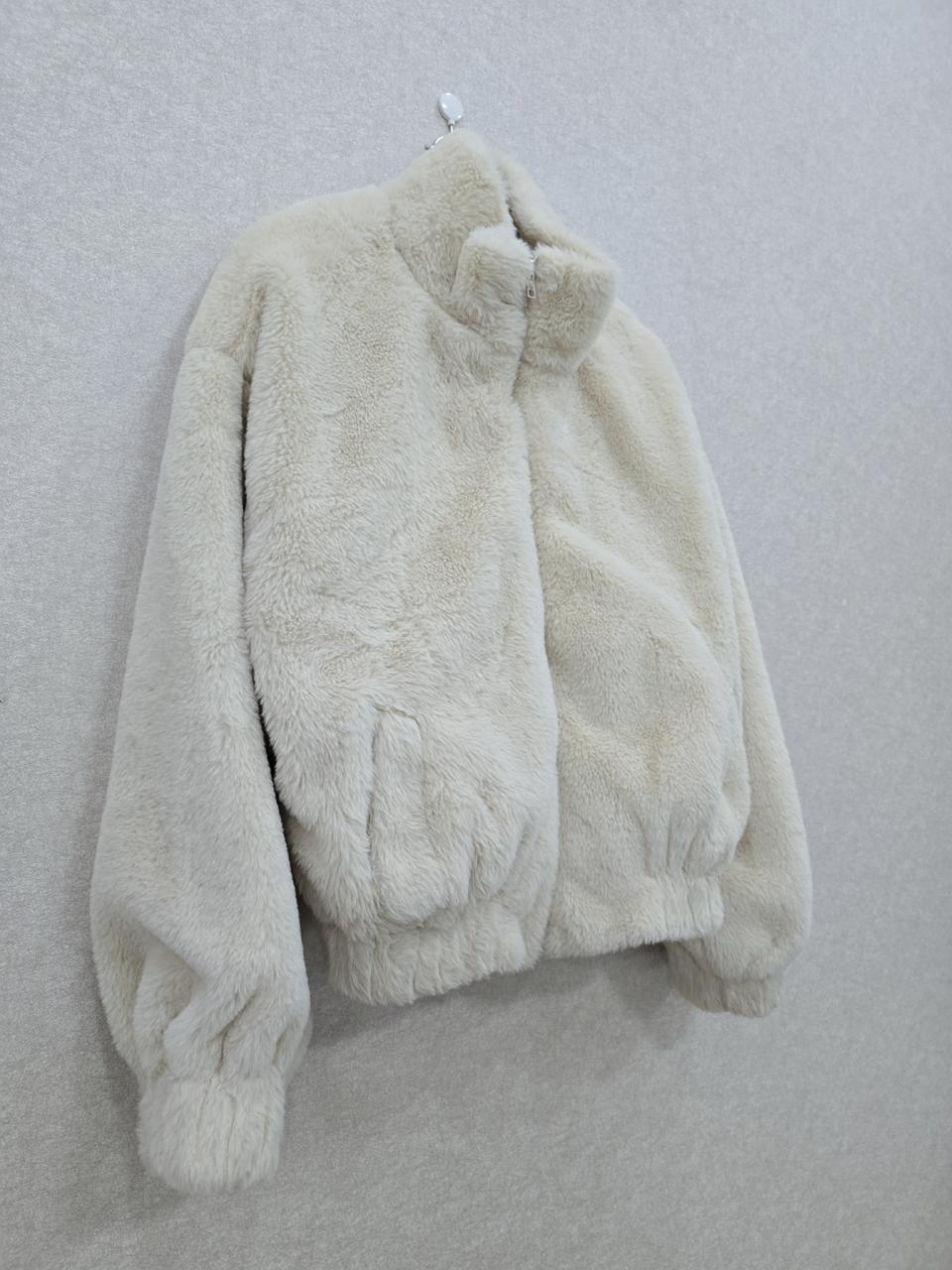 몽글 페이크 퍼자켓 하이넥