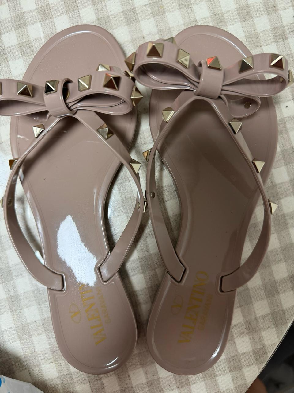 발렌티노 락스터드 쪼리 팔아요 (36사이즈)