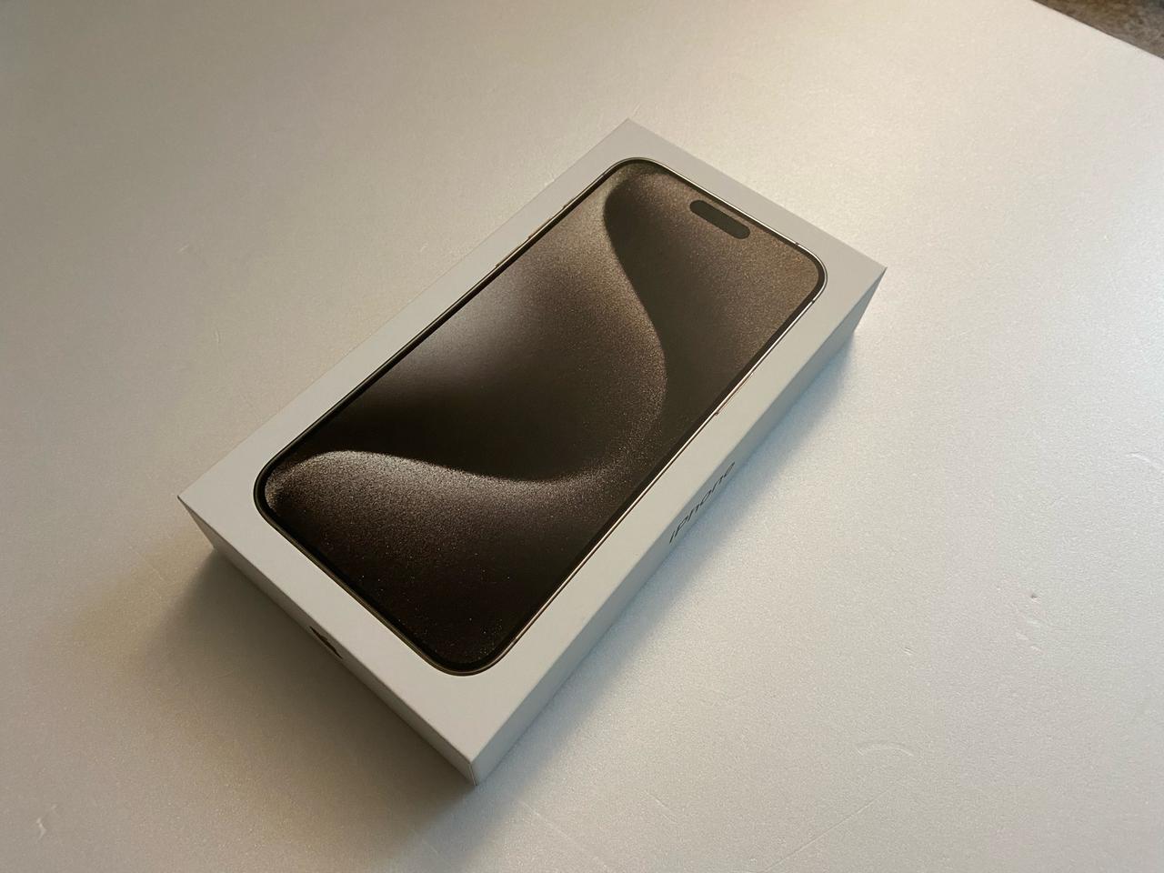 iPhone 15 Pro Max 256GB 배터리 100%