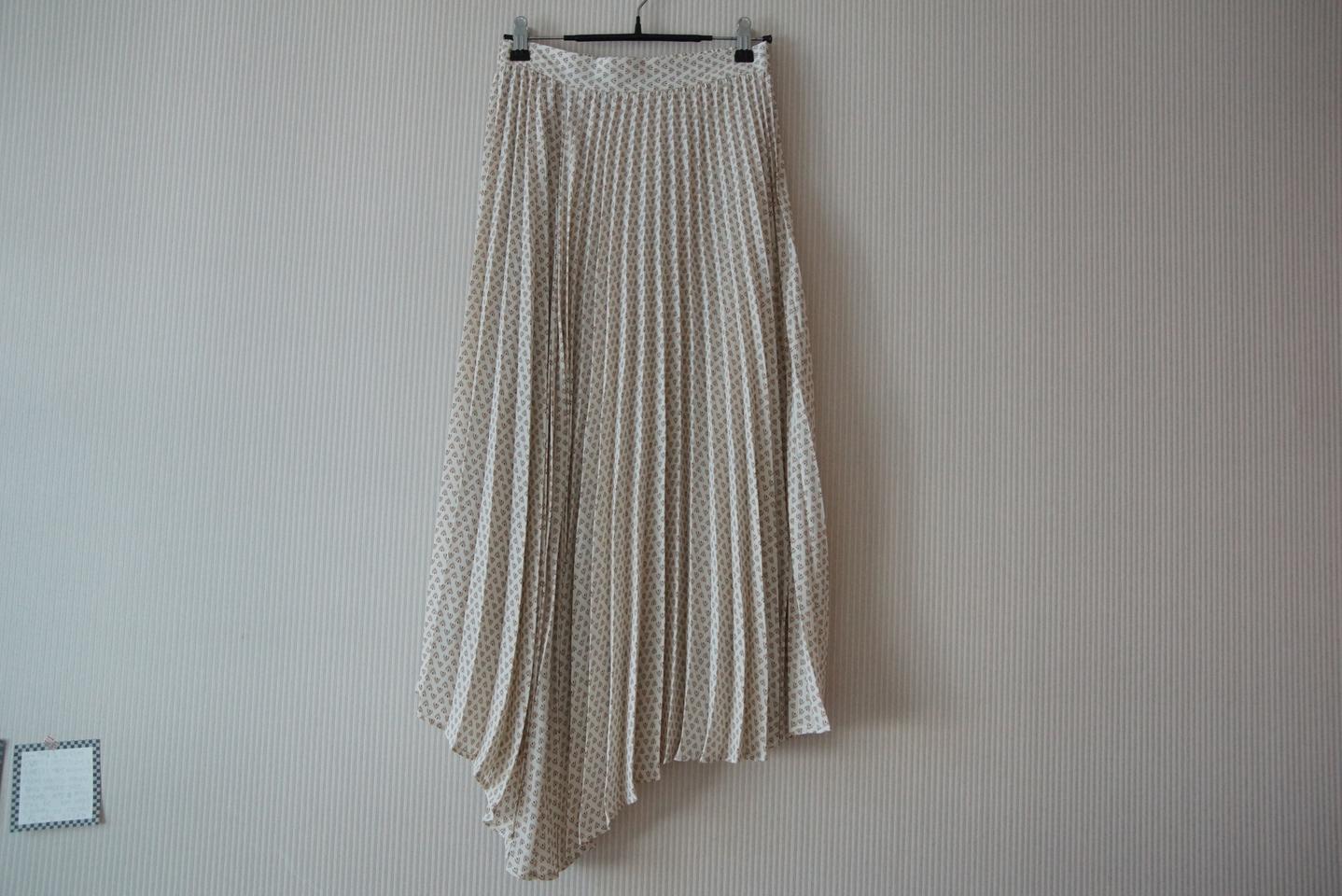 GU 언밸런스 플리츠 스커트 S