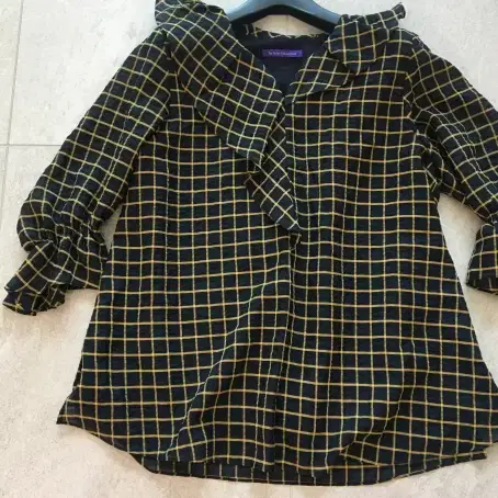 아이잗컬렉션 러플 블라우스 지지미원단