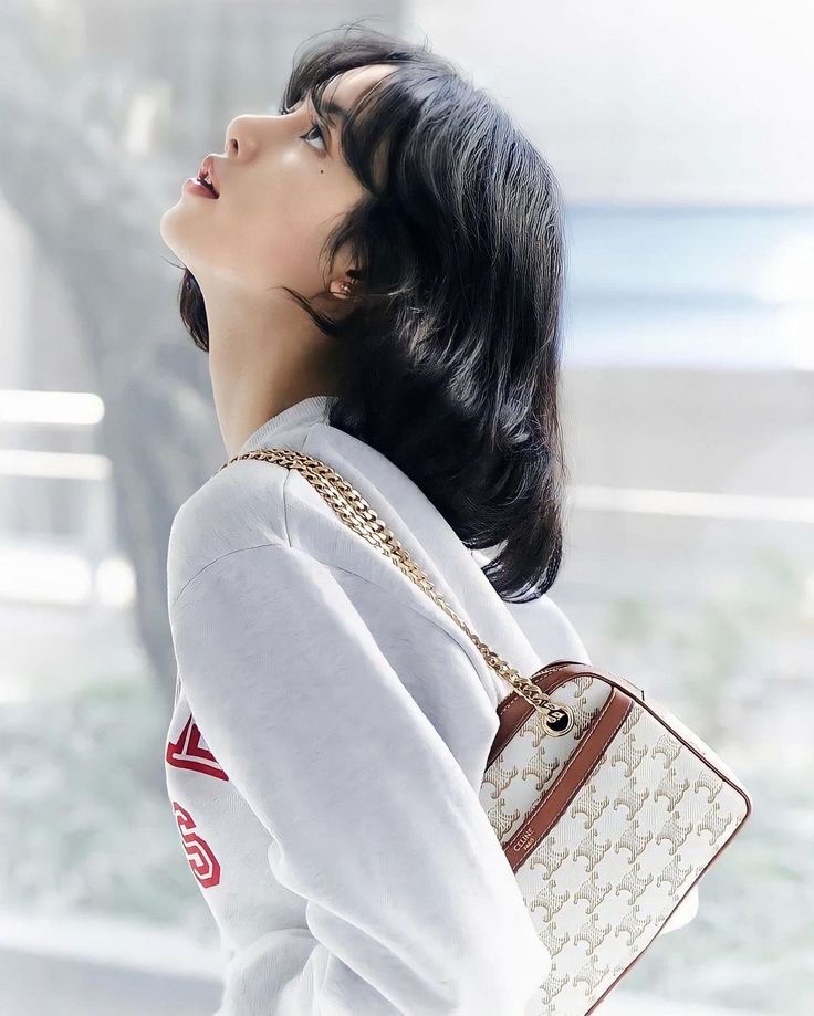 셀린느 트리오페 파타팡스 스몰 트리옹프 화이트 탠. 리사백