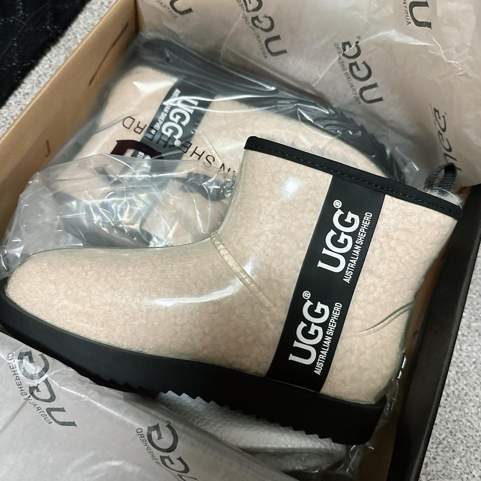 어그 클리어 부츠 245