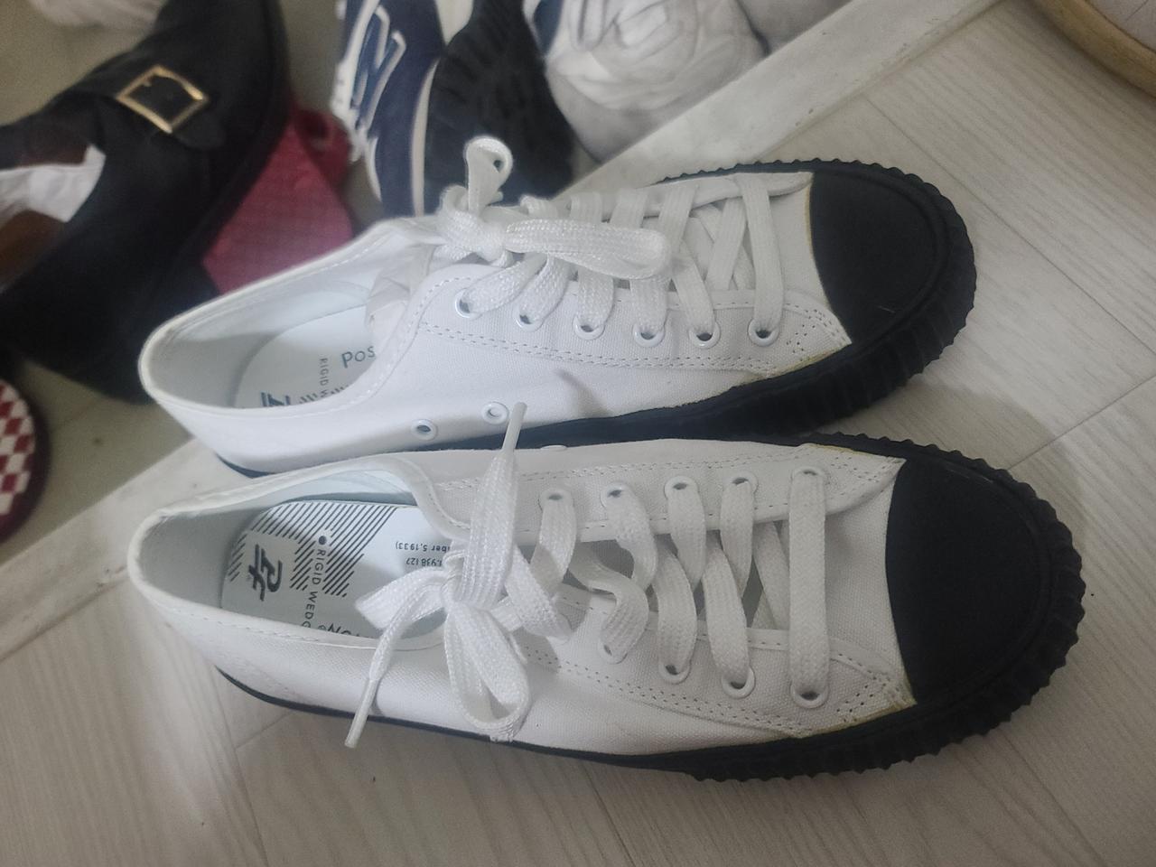 피에프플라이어스 단화 상태a  팝니다.