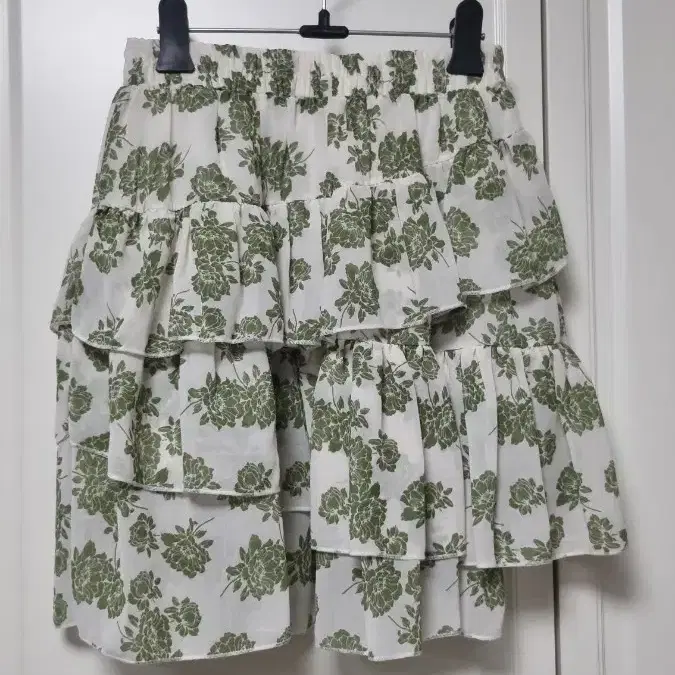 새상품 언발런스 캉캉 스커트