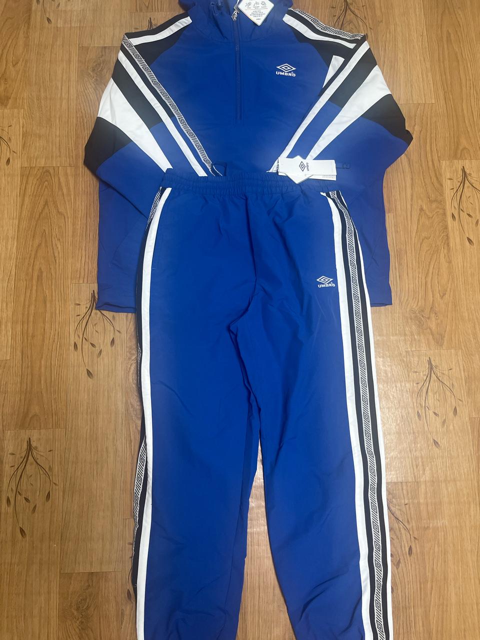 엄브로 트레이닝복 세트