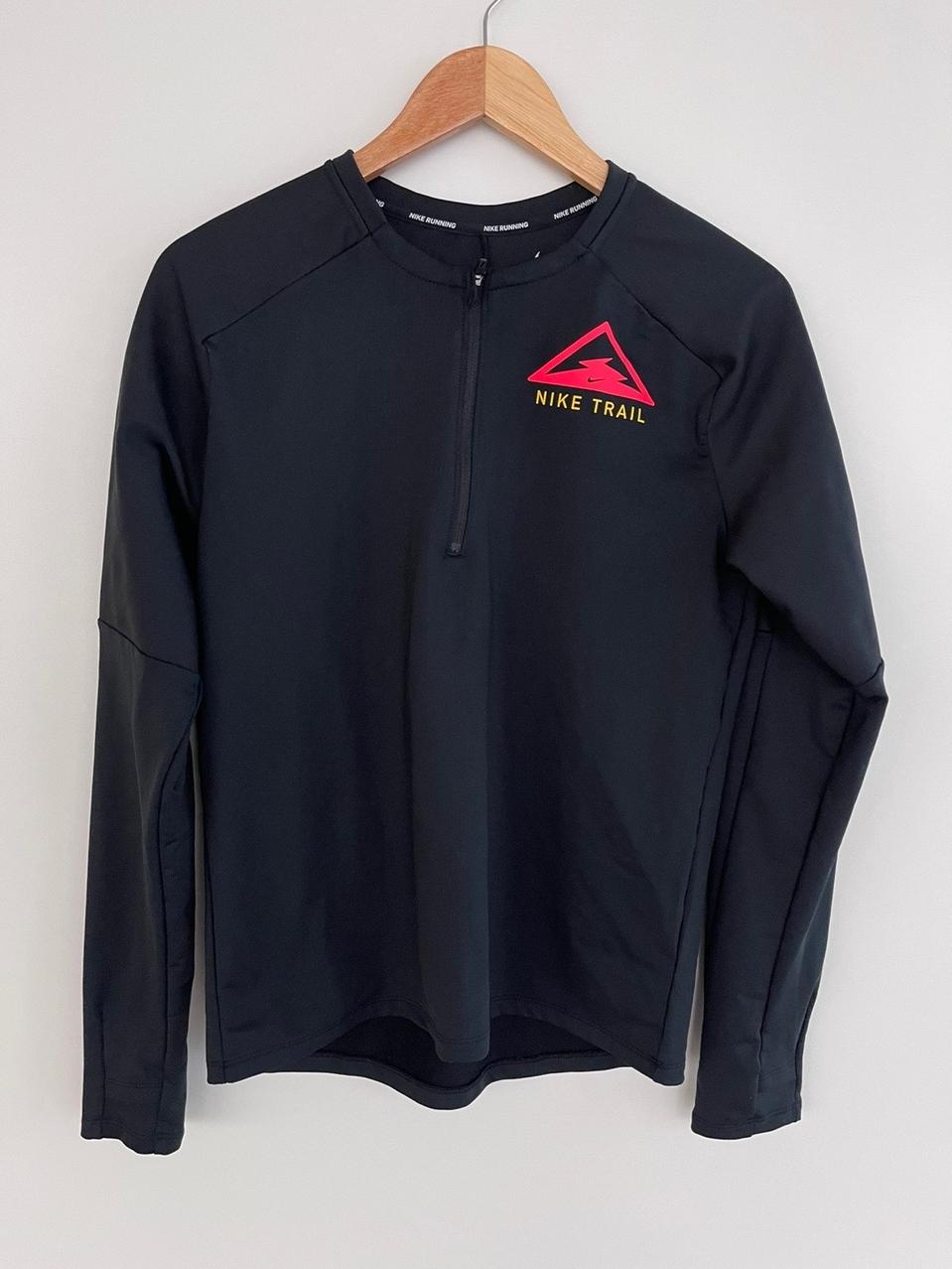 나이키 런닝 트레일 맨투맨