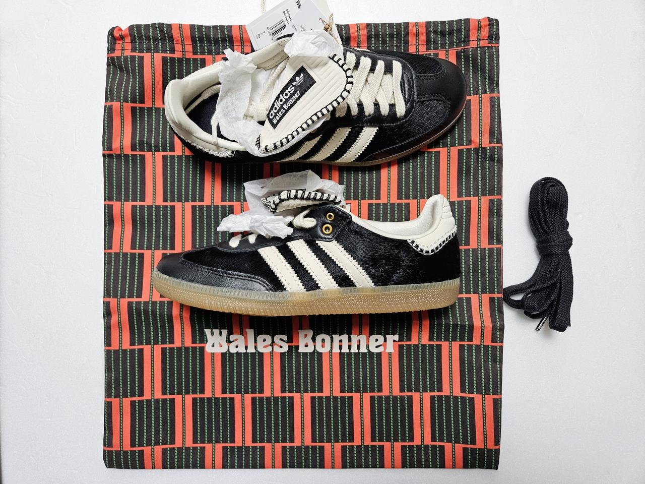 [235] 아디다스 x 웨일즈보너 포니 토널 삼바 코어 블랙 크림 화이트