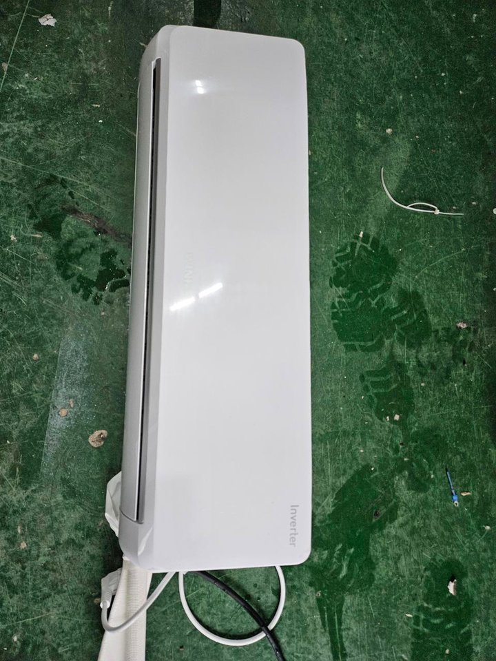 위니아7평 벽걸이인버터 에어컨2대 팝니다