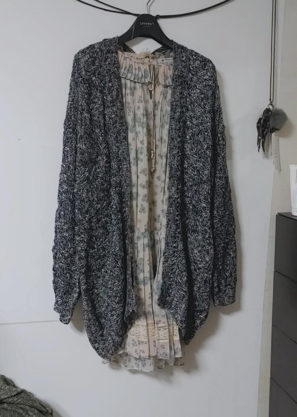 새상품 S , M 컴퓨터 조직가디건 써스데이아일랜드 t172mcd131w