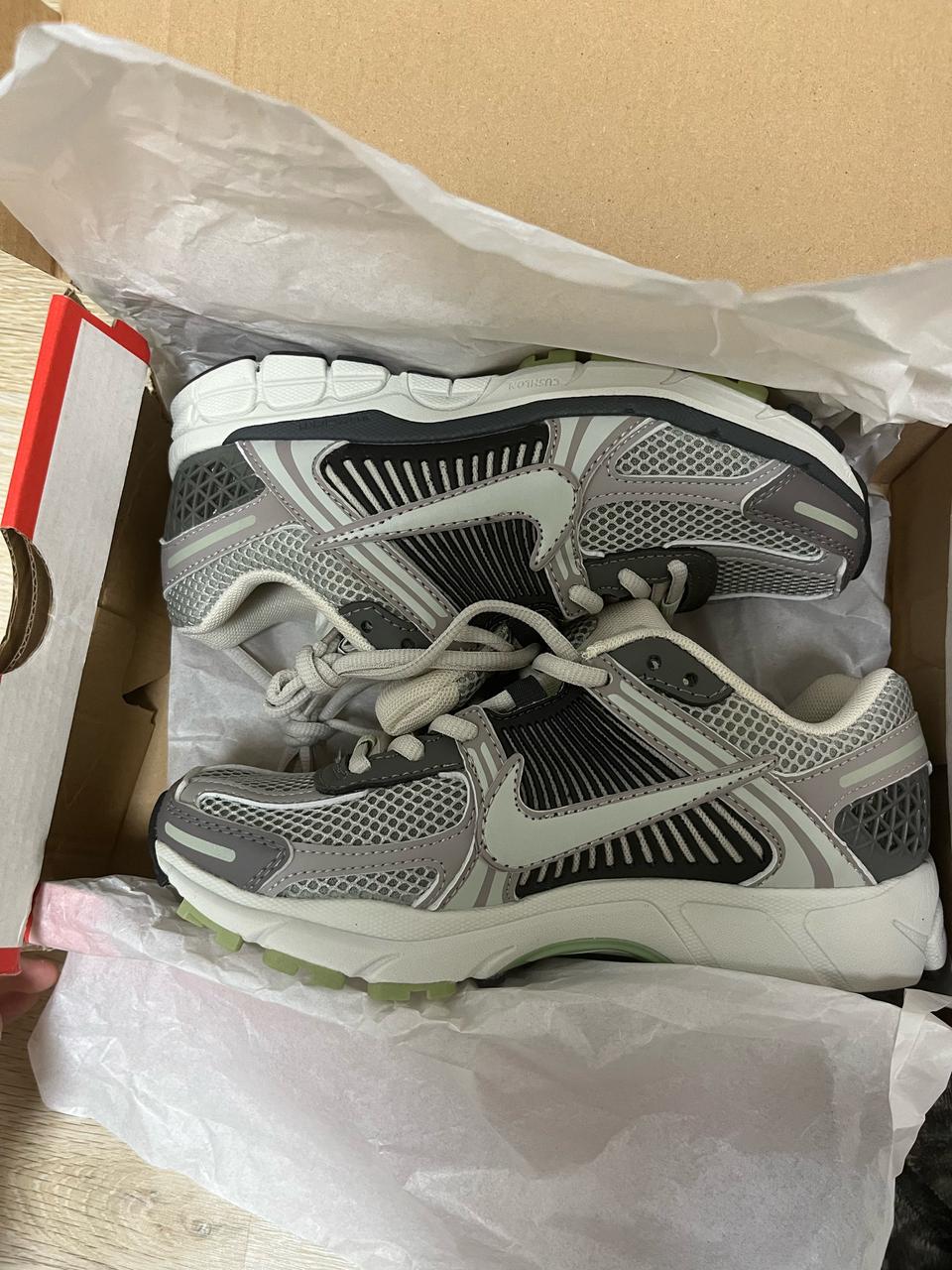 나이키 보메로 5 코블스톤