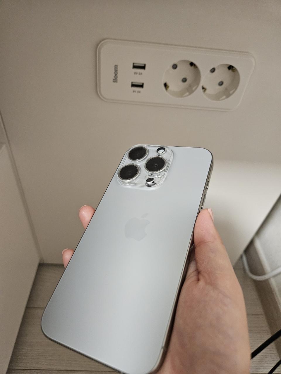 정상해지)아이폰15프로 256 내츄럴티타늄 / 화이트