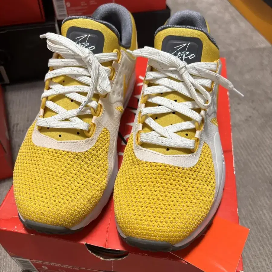 나이키 에어맥스 제로 노랑