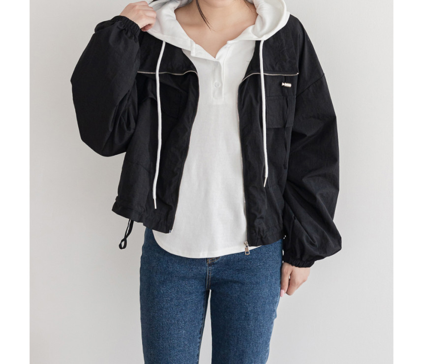 새상품) 세미크롭 경량 바람막이 (화이트)